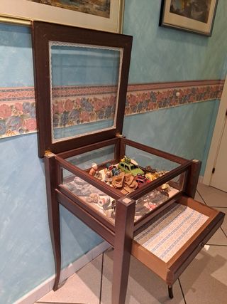 Tavolino vetrina legno - Arte Povera