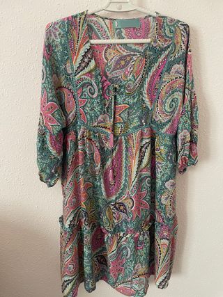 Vestido paisley verde y rosa