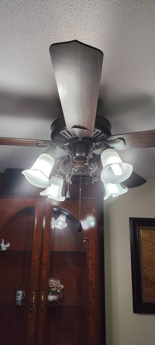 Ventilador con lamparás(LED) de flores de cristal 