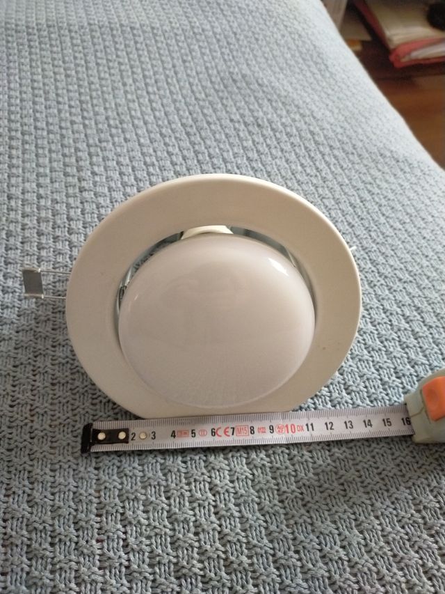 Foco LED empotrable blanco