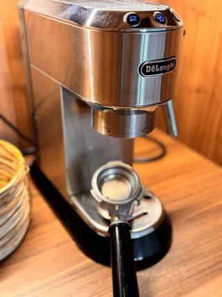Cafetera espresso DeLonghi EC685.M