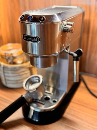 Cafetera espresso DeLonghi EC685.M
