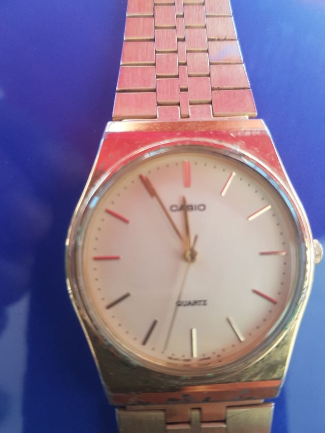 Orologio Casio vintage in oro