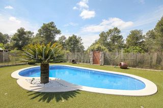 Chalet en venta en Vallirana