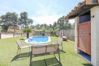 Chalet en venta en Vallirana