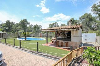 Chalet en venta en Vallirana