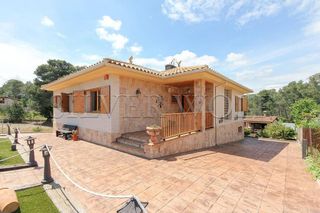 Chalet en venta en Vallirana