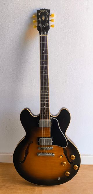 Gibson ES-335 hecha en Memphis USA 2004