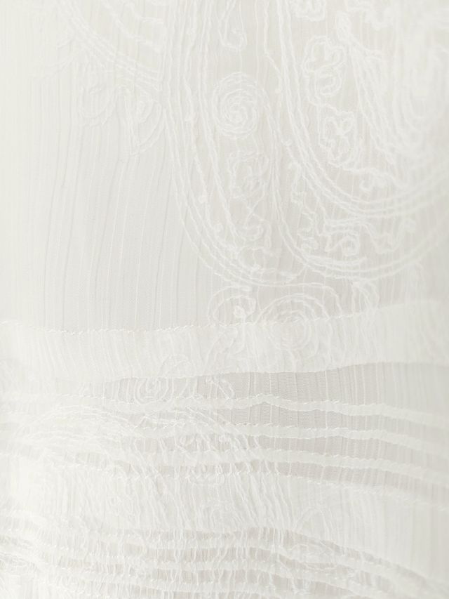 Falda blanca de encaje