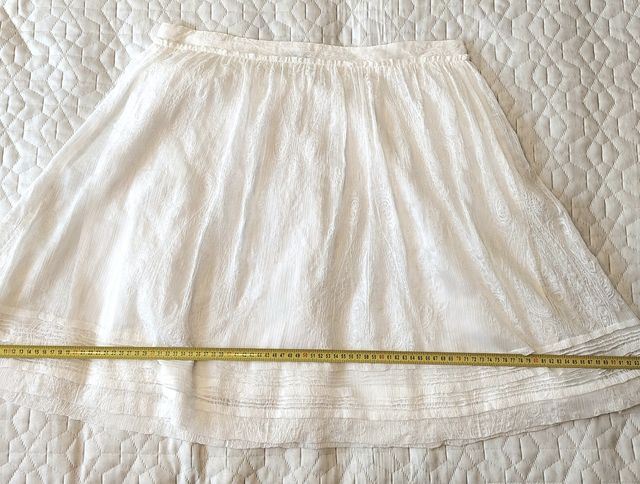 Falda blanca de encaje