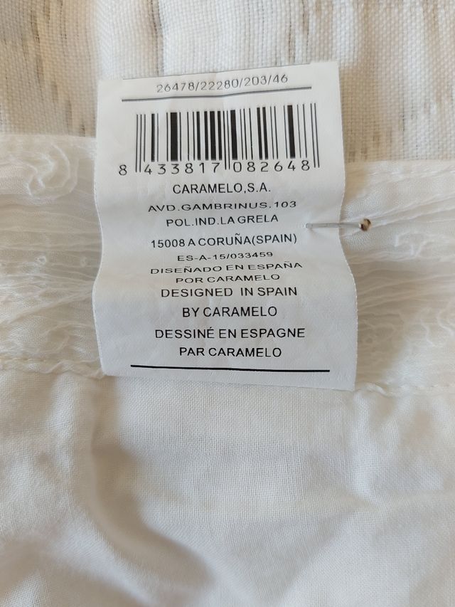 Falda blanca de encaje