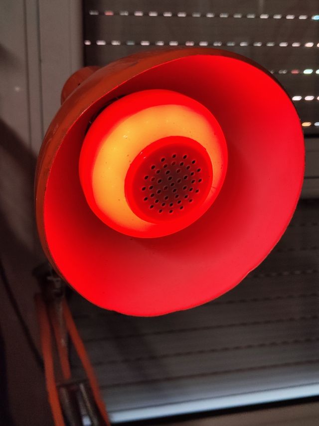 Bombilla LED inteligente con altavoz, bluetooth...