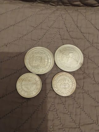 Monedas ,réplicas, plateadas - 4 piezas