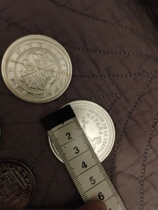 Monedas ,réplicas, plateadas - 4 piezas