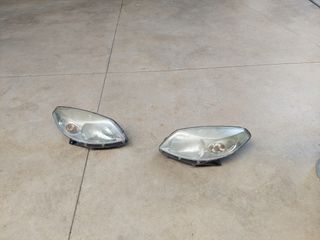 Faros Dacia Sandero (1 uds) - 8200733877