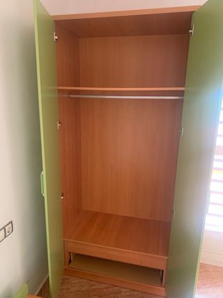 Escritorio infantil - Madera y metal
Armario 