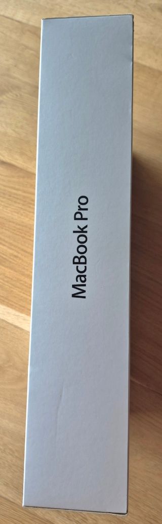 Caja VACÍA de MacBook Pro Apple