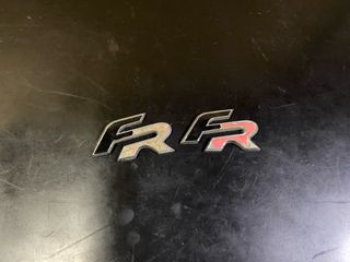 2 Emblemas FR SEAT