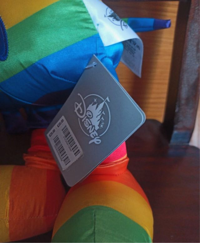 Peluche Mickey Mouse arcoiris disney store