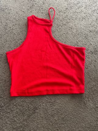 Top rojo corto