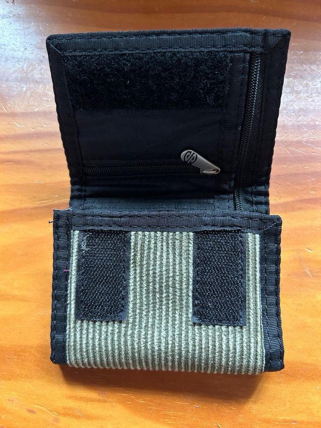 Rip Curl - Cartera - Negra y Verde Oliva, sin usar