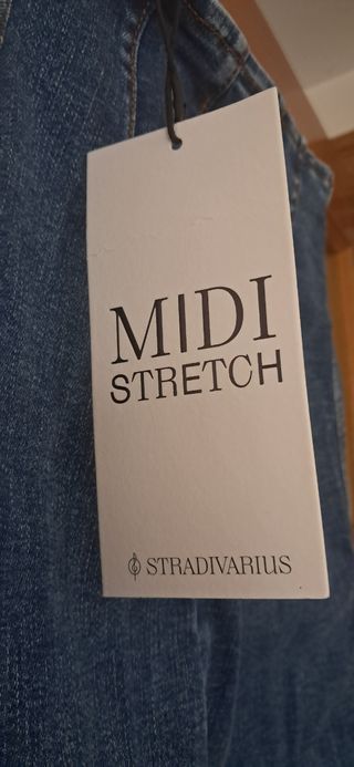 Falda vaquera midi Stradivarius 34