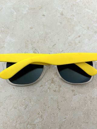 2 Gafas sol: azules y doradas