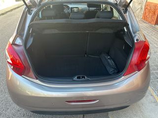 Peugeot 208 eHDI con 46000Km Automatico