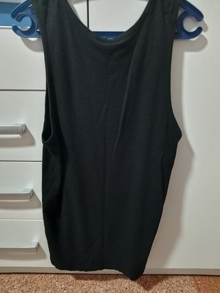 Camiseta negra Bershka tirantes