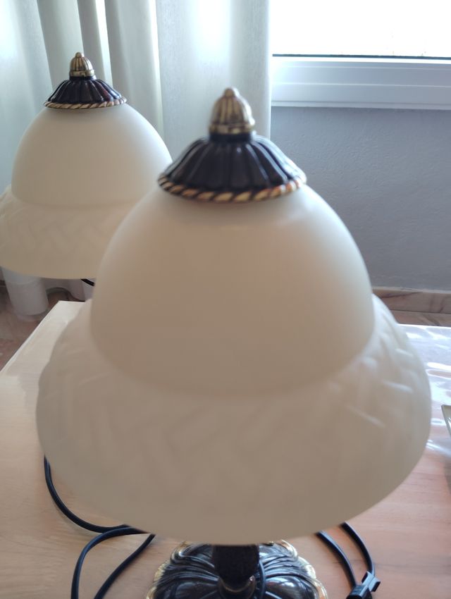 2 Lámparas de Mesa - Estilo Clásico