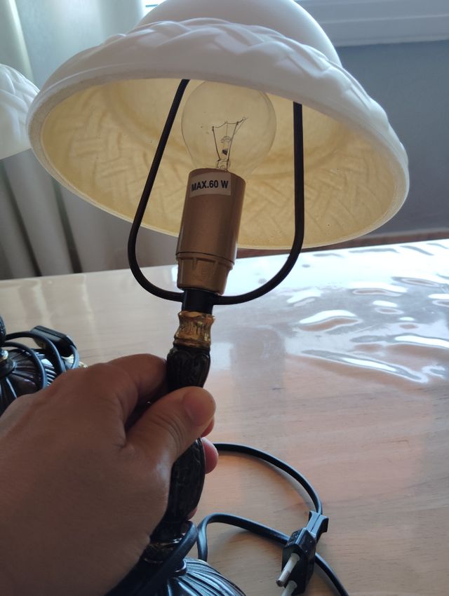 2 Lámparas de Mesa - Estilo Clásico