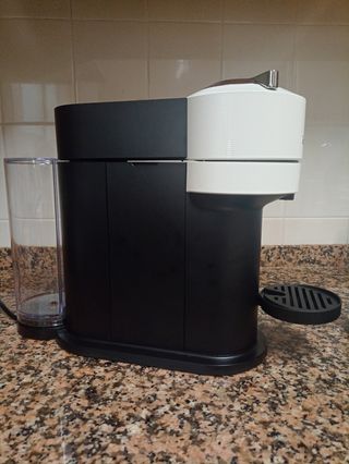 Cafetera Nespresso De'Longhi Vertuo
