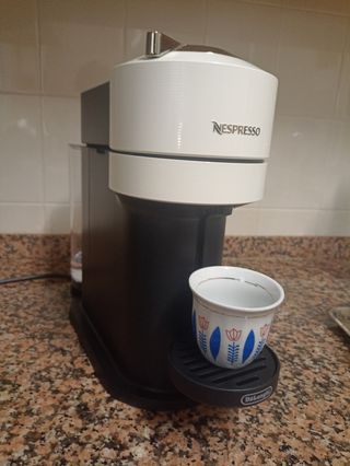 Cafetera Nespresso De'Longhi Vertuo