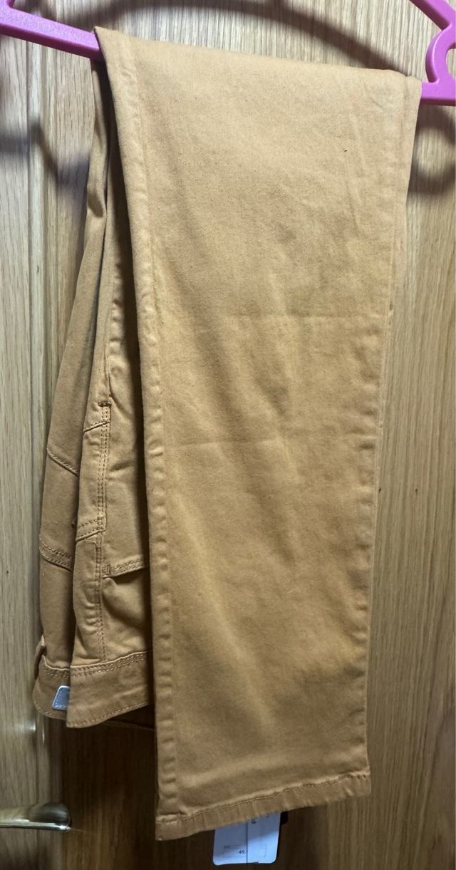 Pantalón Couchel color mostaza