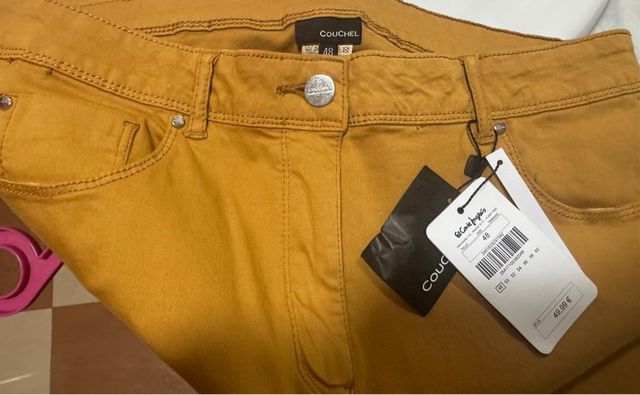 Pantalón Couchel color mostaza