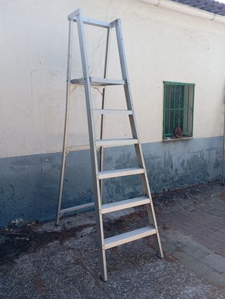 Escalera aluminio 6 peldaños