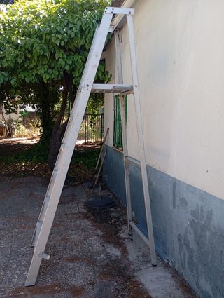 Escalera aluminio 6 peldaños