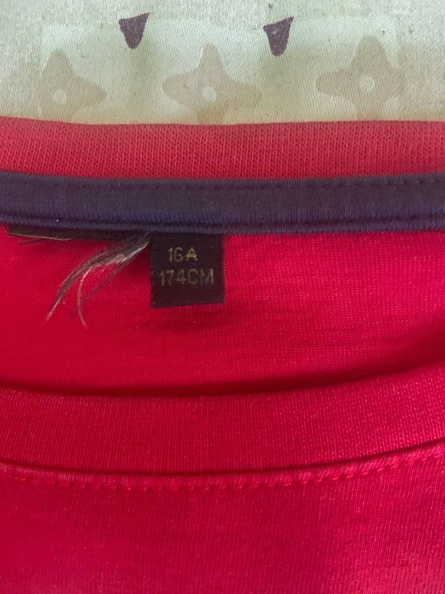 Camiseta roja manga larga Sneakers