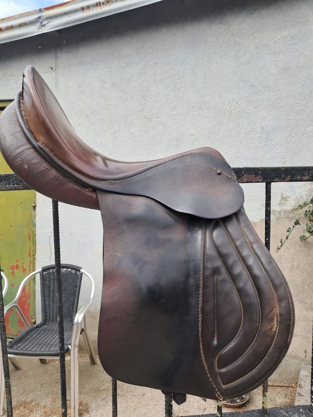 Silla montar inglesa clásica