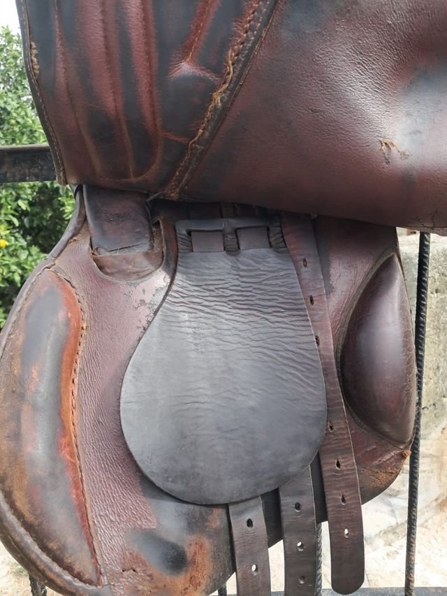 Silla montar inglesa clásica