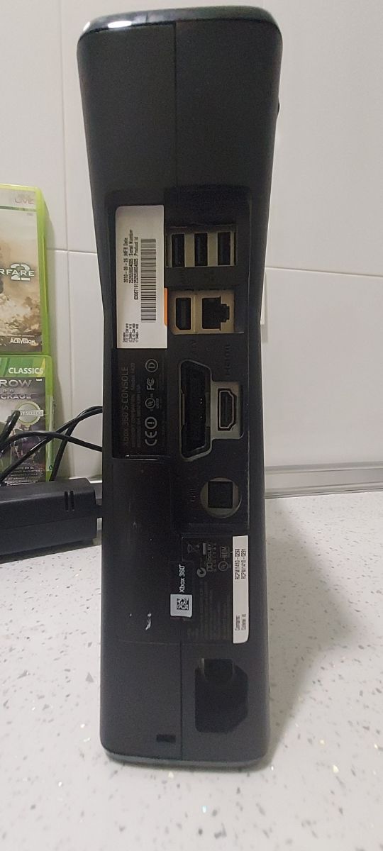 Xbox 360 + Kinect + Juegos