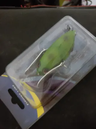 Carrete Quantum Escalade HD regalo 2 señuelos