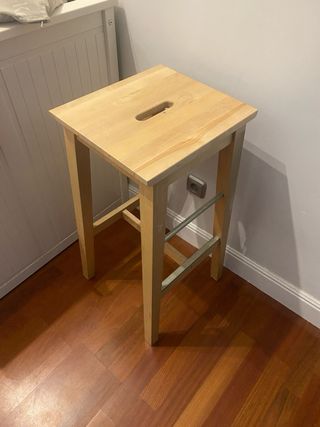Se vende 2 Taburetes alto Ikea - Madera