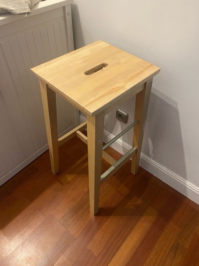Se vende 2 Taburetes alto Ikea - Madera