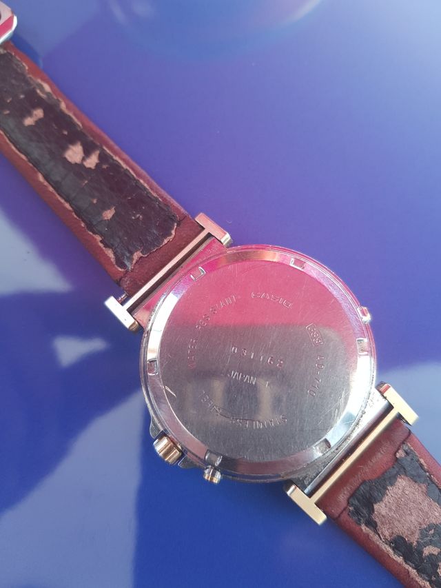 L'orologio Casio vintage deve essere restaurato