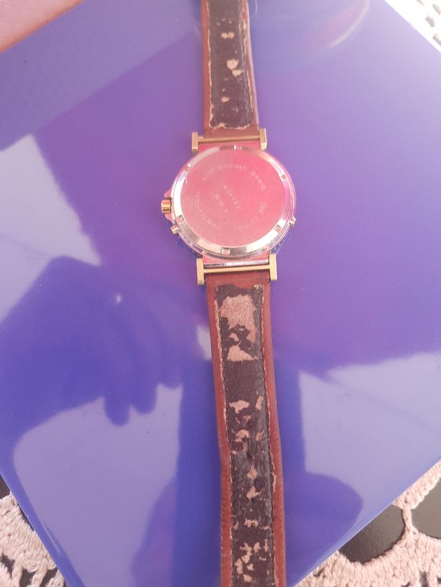 L'orologio Casio vintage deve essere restaurato