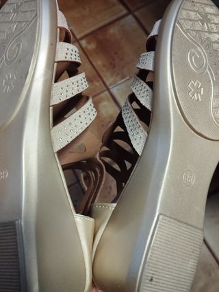Sandali beige oro, nuovi