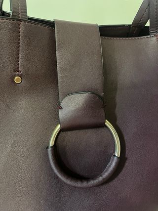 Bolso bandolera color burdeos