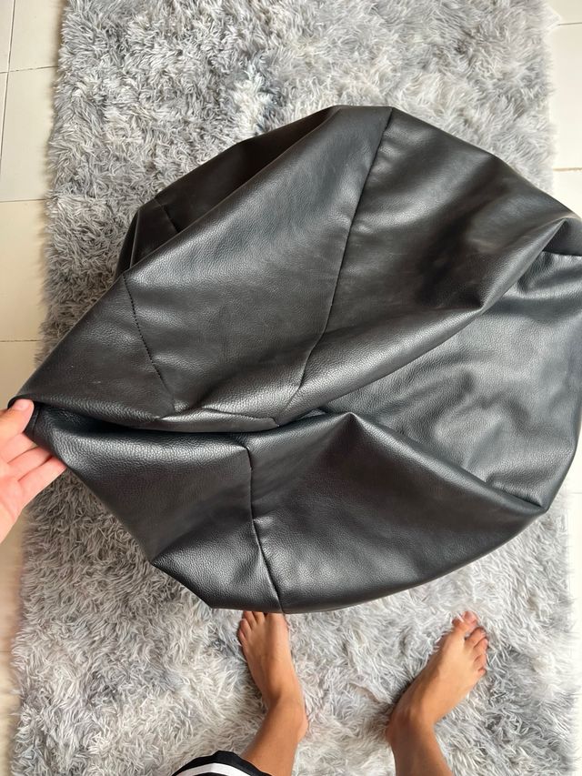 Puff Pera Cuero Sintético Negro