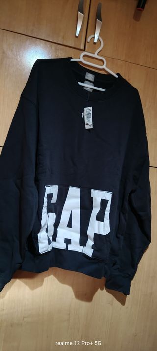 Sudadera GAP negra es amplia podría ser t. L y Xl